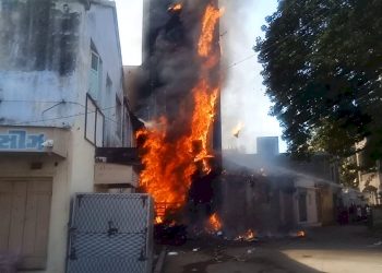 દ્વારકા:ખાનગી હોસ્પીટલમાં આગ ભભૂકી ઉઠી, સદનસીબે જાનહાની નહી