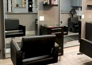 લેડીઝ બ્યુટીપાર્લરમાં યુવક યુવતીનો ડ્રેસ પહેરીને ઘુસી ગયો…