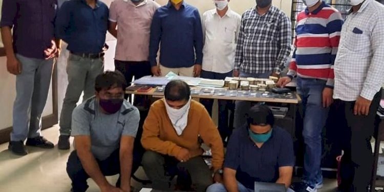 લાવો દોઢ લાખ અને લઇ જાવ માર્કશીટ, કૌભાંડ પરથી પરદો ઉચકતી પોલીસ