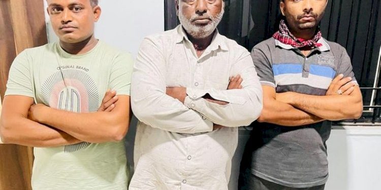 500 ની રદ થયેલી 36 લાખની નોટ સાથે પોલીસે 3 ને ઝડપ્યા 