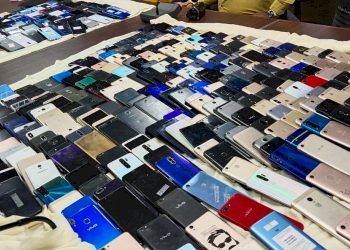 સસ્તામાં મોબાઈલ ફોન મેળવી અને ખાસ ટેકનીકથી અનલોક કર્યા બાદ એસેમ્બલ અને ડીસેમ્બલ કરવાના કૌભાંડનો પર્દાફાશ