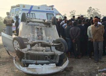 બાઈકચાલકને બચાવવા જતા કાર પલ્ટી, 1 નું મોત