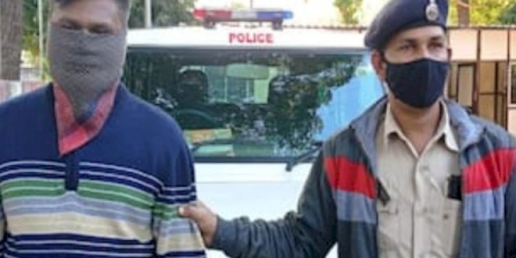 મહિલાઓને મફતમાં આંતરવસ્ત્રો આપવાની લાલચ આપી તેના ફોટા મેળવી અને બાદમાં શખ્સ કરતો આવું…