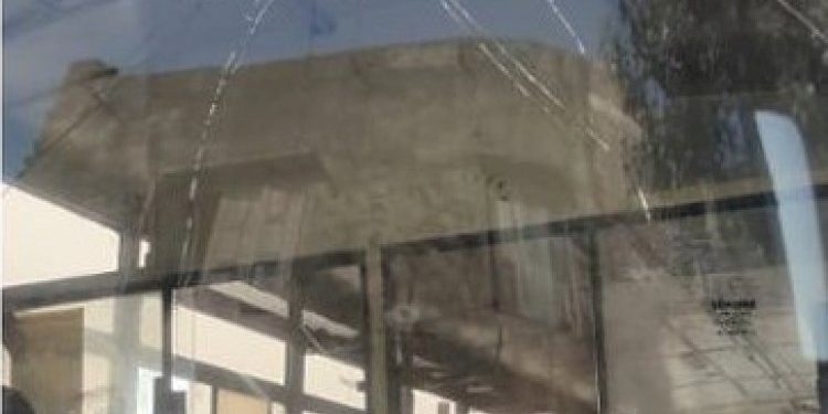 હાઈવે પર એસ.ટી.બસ અને ટ્રક પર થયો ઓચિંતો પથ્થરમારો