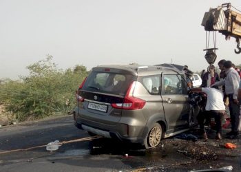 તેલંગાણા પાસીગની કાર અને ટ્રક વચ્ચે અકસ્માત, 2 ના મોત