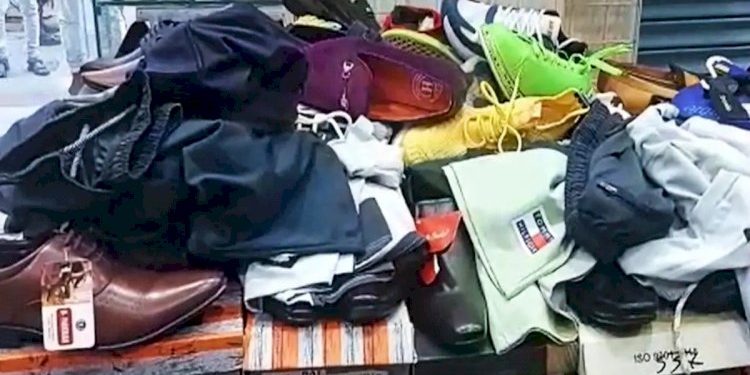 બ્રાન્ડેડ કંપનીઓને નામે વેચાણ થતા ડુપ્લીકેટ શુઝ અને કપડા