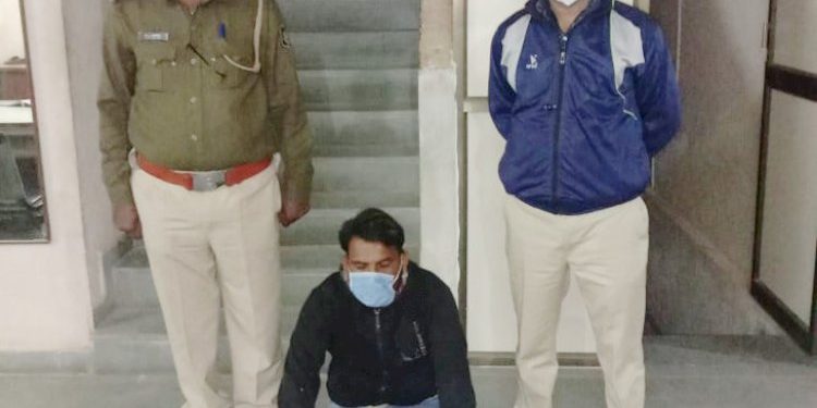 ચોરી કરેલા બુલેટ પર બેસીને સેલ્ફી લીધી અને પોલીસને ખબર પડી ગઈ…