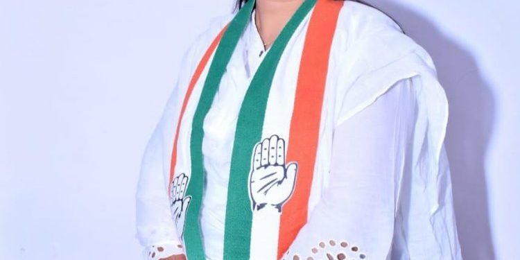 ખાનગી શાળાઓ શા માટે ચોક્કસ બુકસ્ટોલ્સ પરથી જ બુક ખરીદવાની પાડે છે ફરજ:જેનબ ખફી