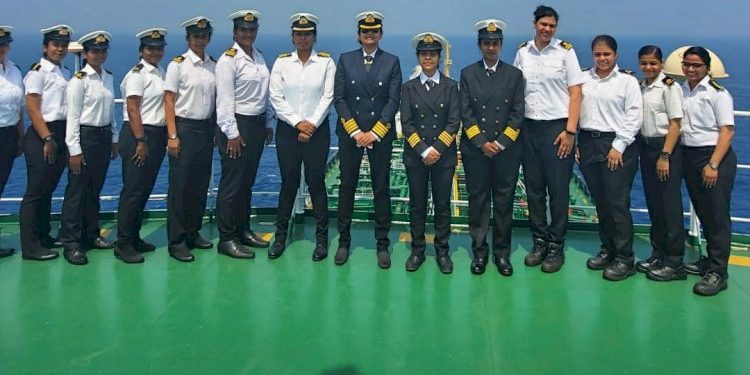 શીપીંગ કોર્પોરેશન ઓફ ઇન્ડિયાના એમટી સ્વર્ણ ક્રિશ્નાની ઓલ-વુમન ક્રુએ ઇતિહાસ રચ્યો