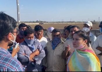 સાંસદ પૂનમબેન માડમ સુધી પહોચ્યો ખેડૂતોનો આ પ્રશ્ન અને તેવો સીધા જ પહોચ્યા સ્થળ પર 