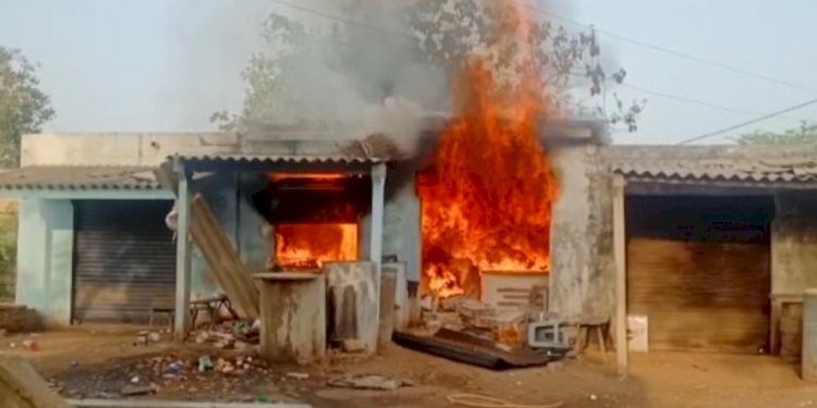 ચા ની દુકાનમાં ગેસનો બાટલો ફાટતા મચી ગઈ અફરાતફરી