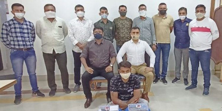 કટલેરીનો વેપારી ગાંજા સાથે ઝડપાયો.!