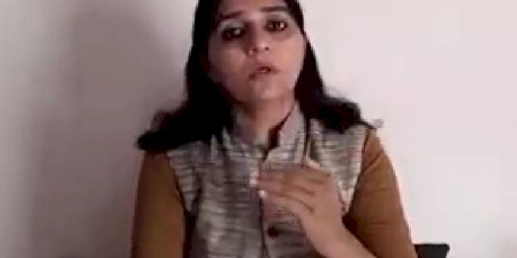 સસ્તા અનાજની દુકાનોમાં ચાલતી પોલમપોલ મુદ્દે લોકોને જાગૃત કરતા મહિલા કોર્પોરેટર રચના નંદાણીયા