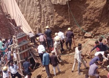 સુરત:નિર્માણાધીન બાંધકામ સાઈટ પર દુર્ઘટના, 4 ના દટાઈ જતા મોત