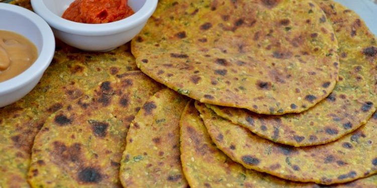 ચોરી કરવા આવેલ તસ્કરે આરામથી થેપલા સોસ અને ચટણીની મોજ માણી