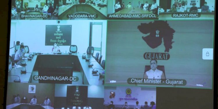 મુખ્યમંત્રીએ રાજ્યની 8 મનપાના કમિશનરો, અને પદાધિકારીઓ સાથે વાતચીત કરી કહ્યું કે…