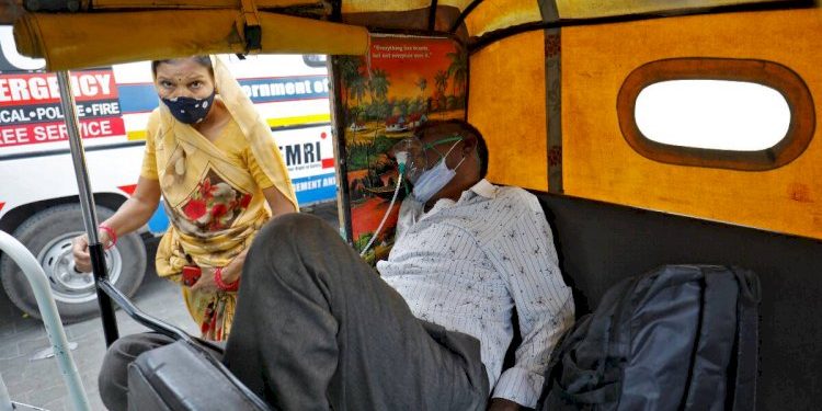 ગુજરાતમાં ચુંટણી જંગ જીતી કોરોના મામલે તંત્રને નેતાઓએ કુવામા ધકેલી દોરડુ કાપ્યા જેવો ઘાટ….આ બેલ  મુઝે માર