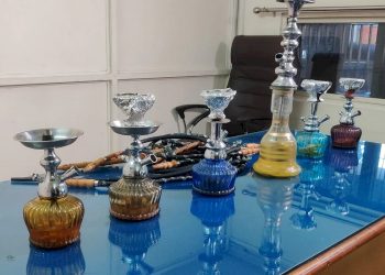 IPL મેચ જોવાની સાથે હુક્કાની જામેલ મહેફિલમાં પોલીસ પહોચી