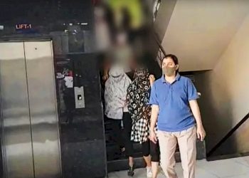 કોફીશોપમાં કપલ બોક્સ…10 જેટલા કપલ બેઠા હતા કપલબોક્સમા