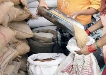 સરકાર ગરીબોને આપે છે, એ મફત અનાજ ક્યાં જાય છે !? 