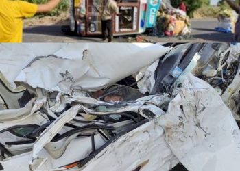 2 કાર અને ટ્રક વચ્ચે અકસ્માત, 1 નું થયું મોત, 4 ઈજાગ્રસ્ત