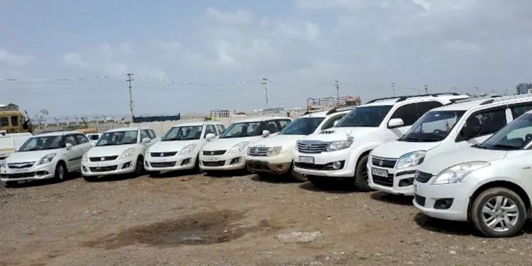 ચોરાઉ કારમાં એન્જિન અને ચેસીસ નંબર લગાવી ઉંચી કિંમતે વેચાણ કરવાના કૌભાંડ પરથી પરદો ઊંચકતી રાજકોટ પોલીસ