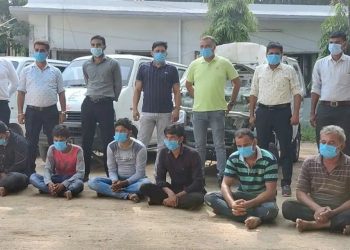 અકસ્માત થયેલ કે ભંગારમાં આવેલ કારના ચેસીસ નંબર ચોરાઉ ગાડીઓ પર લગાવવાનું કૌભાંડ ઝડપાયું