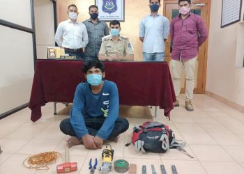 ATM તોડવાનો પ્રયાસ કરનાર શખ્સ મોબાઈલ ભુલાઈ જતા લેવા ગયો ને પોલીસને હાથ ઝડપાઈ ગયો