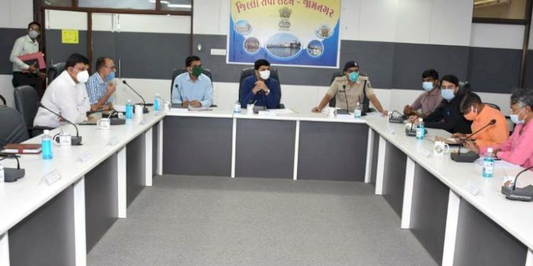 લોકો તરફથી મળેલ અરજીઓ, પ્રશ્નોનું યોગ્ય નિરાકરણ ન આવે ત્યાં સુધી તેનું સતત નિરીક્ષણ કરવાની કલેકટર ડો.સૌરભ પારધીની સુચના