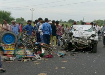 છકડો અને કાર અથડાતા 2 ના મોત 12 લોકો ઇજાગ્રસ્ત