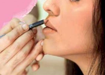 વરસાદમાં પણ મેકઅપ ખરાબ નહીં થાય, અજમાવી જુઓ આ મોન્સુન બ્યુટી ટીપ્સ