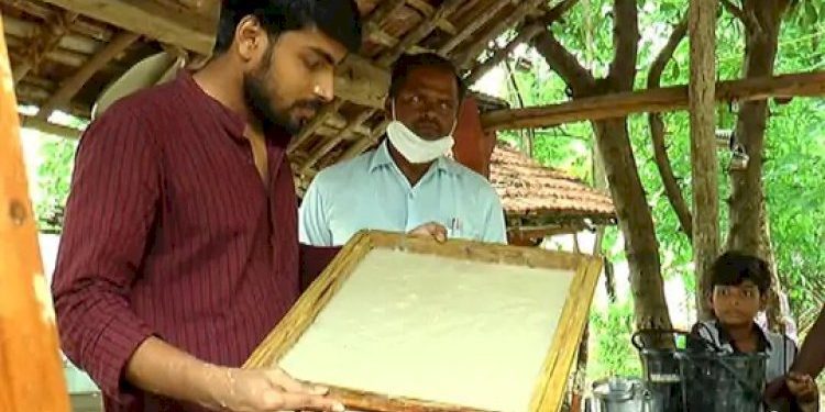 અનોખુ સંશોધનઃ આ યુવાને રીસર્ચ કરી કેળના થડમાંથી કાગળ બનાવ્યો