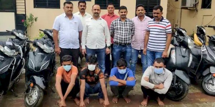 માત્ર એકટીવા અને એક્સેસની જ ચોરી કરતા 4 ઈસમો ઝડપાયા 