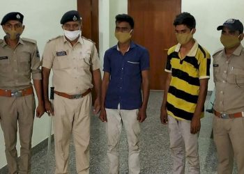 સરકારના નવા કાયદા અને નિયમોના નામે ટ્રેનના મુસાફરો સાથે ઠગાઈ કરતા શખ્સો ઝડપાયા