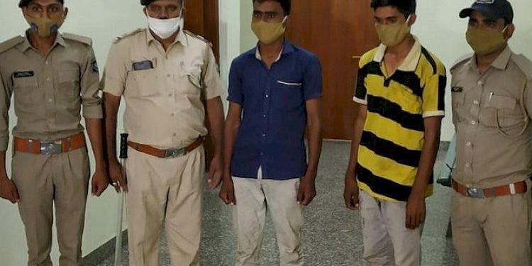 સરકારના નવા કાયદા અને નિયમોના નામે ટ્રેનના મુસાફરો સાથે ઠગાઈ કરતા શખ્સો ઝડપાયા