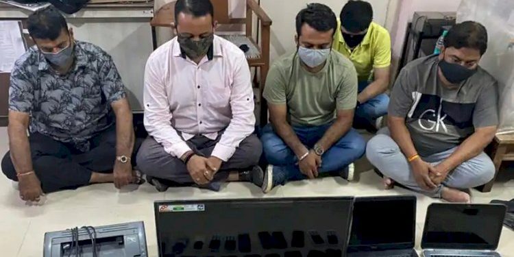 ફ્લેટમાં ચાલી રહેલા ક્રિકેટના સટ્ટા પર રેડ કરવા ગાંધીનગરથી ટીમ પહોચી