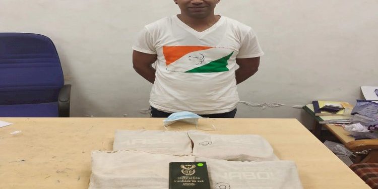 પ્રોટીન પ્રોડક્ટ ખોલતા નીકળ્યો 4 કિલો કોકેઇનનો જથ્થો