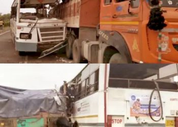 એસટી બસ અડધી તો ટ્રકમાં ઘુસી ગઈ, 30 જેટલા લોકો ઈજાગ્રસ્ત થયા