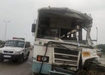 ST બસ અને ટેન્કર વચ્ચે અકસ્માત, 15 મુસાફરો થયા ઈજાગ્રસ્ત