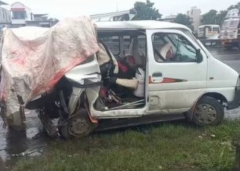 રાજ્યમાં અકસ્માતોની વણઝાર, રોડની સાઈડે ઉભેલ કારને ટ્રક ઠોકર મારતો ગયો, 3 ના મોત