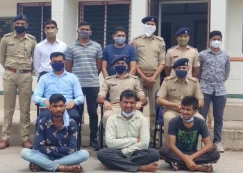 ફેસબુક એકાઉન્ટ હેક કરી નાણા પડાવતા શખ્સોમાં 2 દ્વારકા જીલ્લાના…