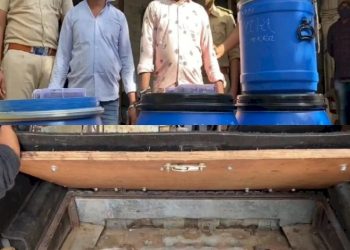 દારુ બાદ હવે ગાંજાની પણ છુપી રીતે શરુ થઇ હેરાફેરી, 61 કિલો ગાંજો ઝડપાયો