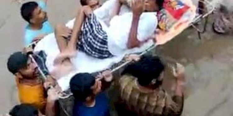 પોલીસ પ્રજાનો ખરાઅર્થમાં મિત્ર બની, કેન્સરગ્રસ્ત વૃદ્ધ અને તેના પત્નીને પોલીસે રેસ્ક્યુ કરી