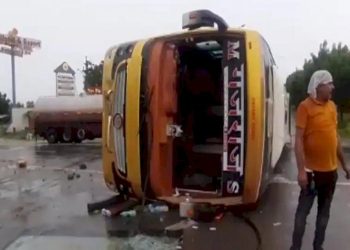 વધુ એક ખાનગી બસ પલ્ટી, 1 નું મોત, 7 ઈજાગ્રસ્ત