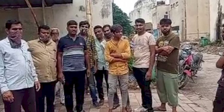 બિલ્ડીંગના રીનોવેશન કામ દરમિયાન સ્લેબ તૂટતા બે મજુરોના દબાઈ જતા મોત