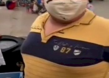 એવું તો શું થયું કે આ છોકરા પાસે દહીંકચોરી ખાવા માટે લોકોની લાઈનો લાગી…