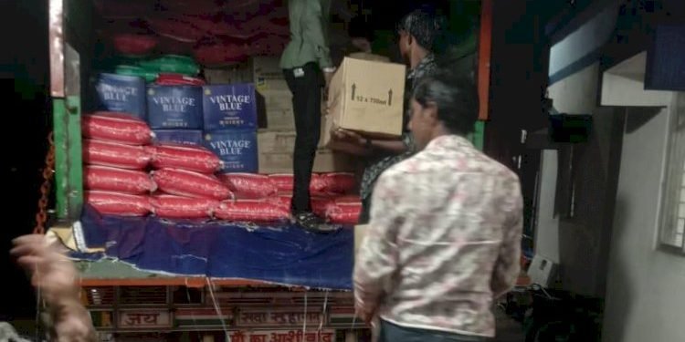 ટ્રકમાં દાળની આડમાં દારૂ… પોલીસે ઝડપી પાડ્યો જથ્થો