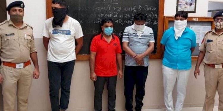 તોડ કરવા આવેલા 4 નકલી CBI ઓફિસર ઝડપાયા