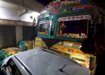 વોકિંગ કરવા નીકળેલ બે મહિલાઓ ટ્રક અને કાર વચ્ચે અકસ્માતમાં દબાઈ જતા મોતને ભેટી