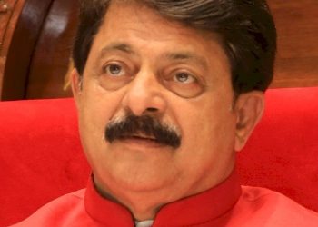 વકીલ દ્વારા ફરિયાદ કરવામાં આવતા ખુદ મહેસુલમંત્રી સ્ટેમ્પ ડ્યુટીની કચેરી ખાતે પહોચ્યા અને પછી તો…